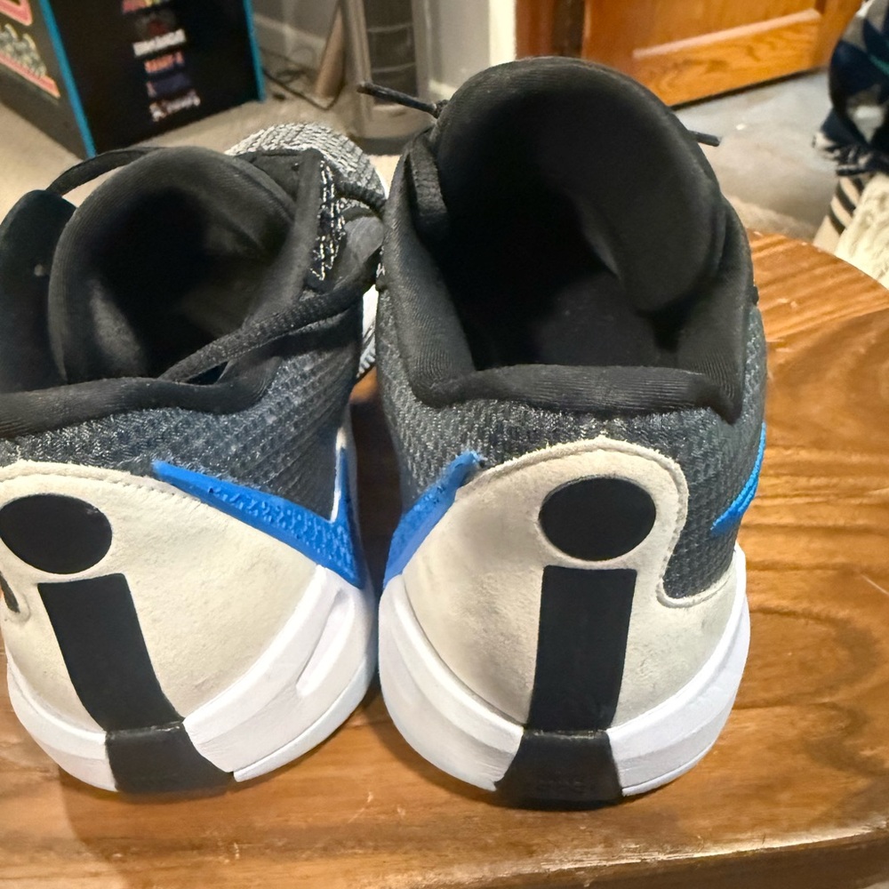 Nike Men's Gray and Blue Sneakers basketball ball - Picture 3 of 5